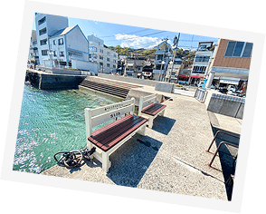 港のにあるベンチ